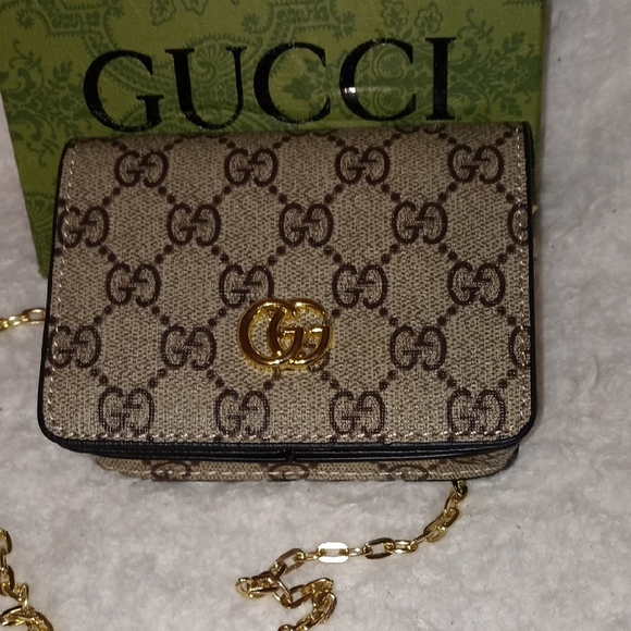 Gucci Tan Mini Bag with Gold Cross Body Chain - Picture 3 of 8